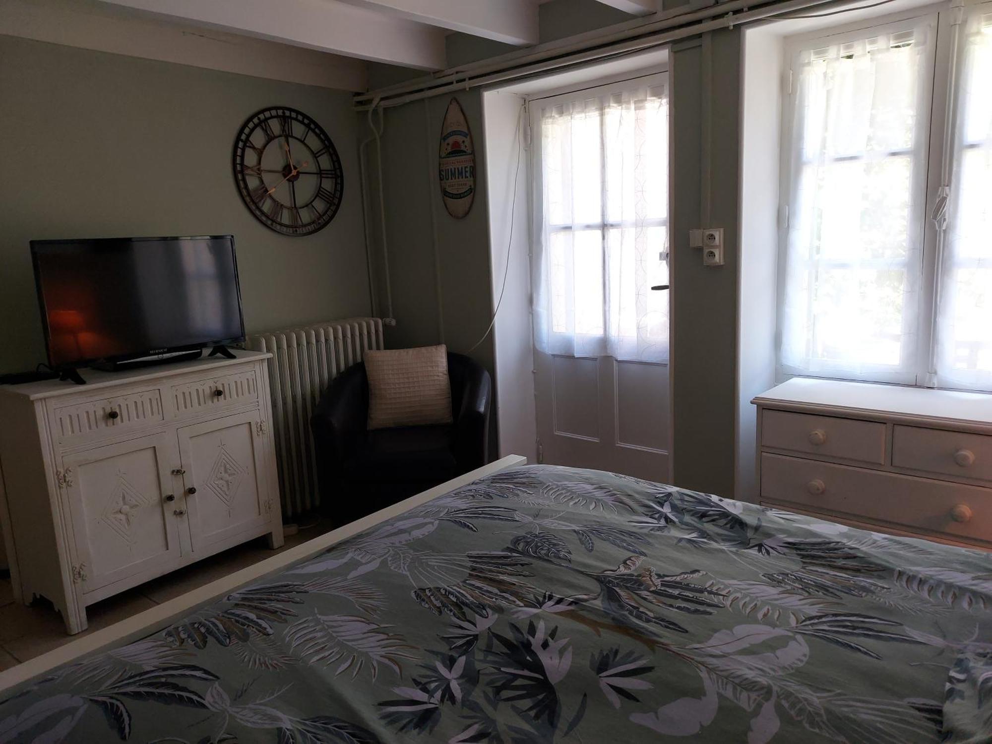 Charming Two Bedroom Gite With Beautiful Gardens Confolens Ngoại thất bức ảnh