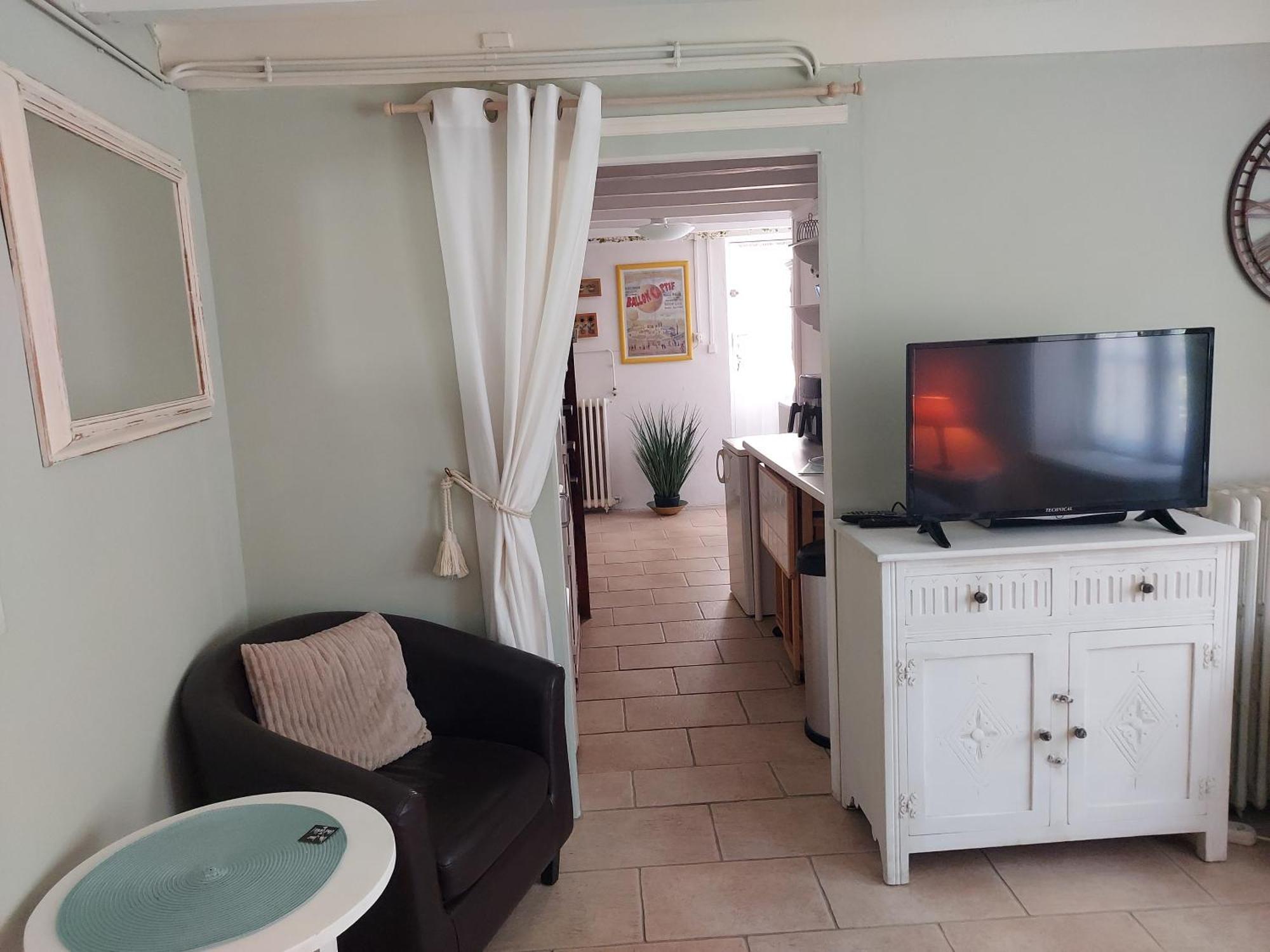 Charming Two Bedroom Gite With Beautiful Gardens Confolens Ngoại thất bức ảnh
