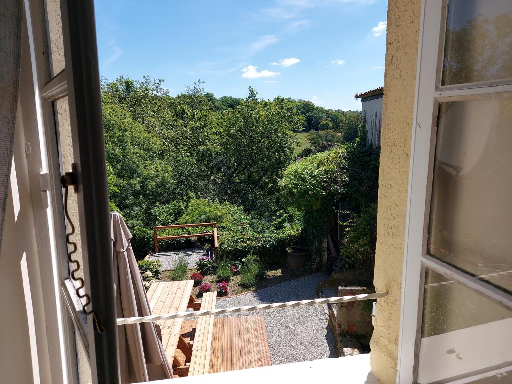 Charming Two Bedroom Gite With Beautiful Gardens Confolens Ngoại thất bức ảnh