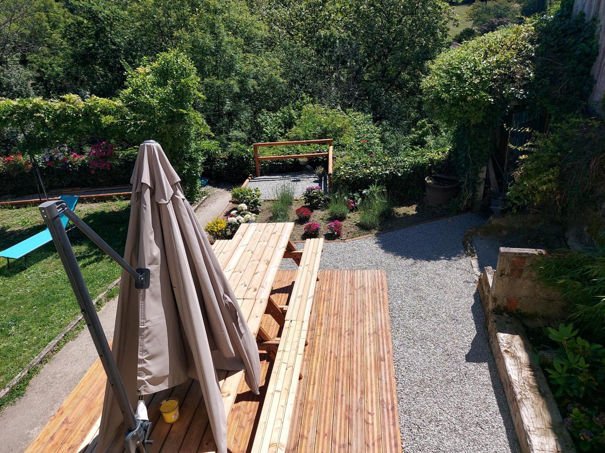 Charming Two Bedroom Gite With Beautiful Gardens Confolens Ngoại thất bức ảnh