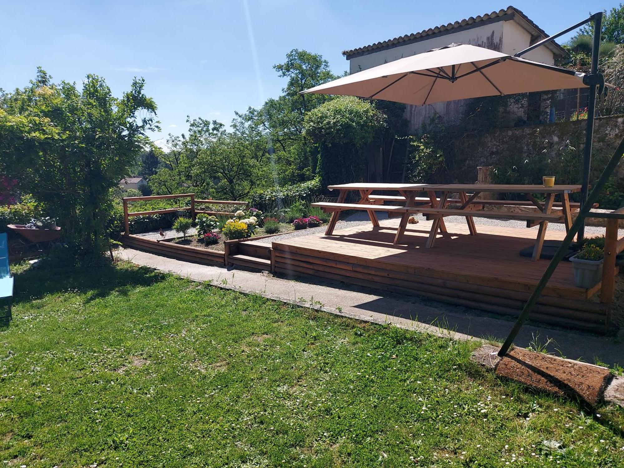 Charming Two Bedroom Gite With Beautiful Gardens Confolens Ngoại thất bức ảnh